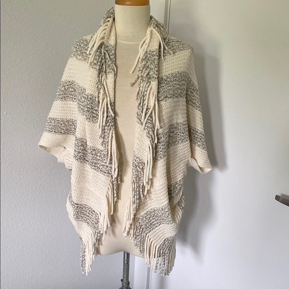 KALEIDOSCOPE ACCESSORIES Striped Fringe Knit Shawl